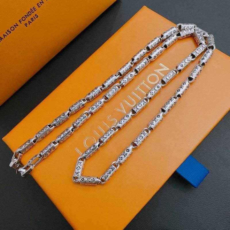 LV Necklace 03lyr276